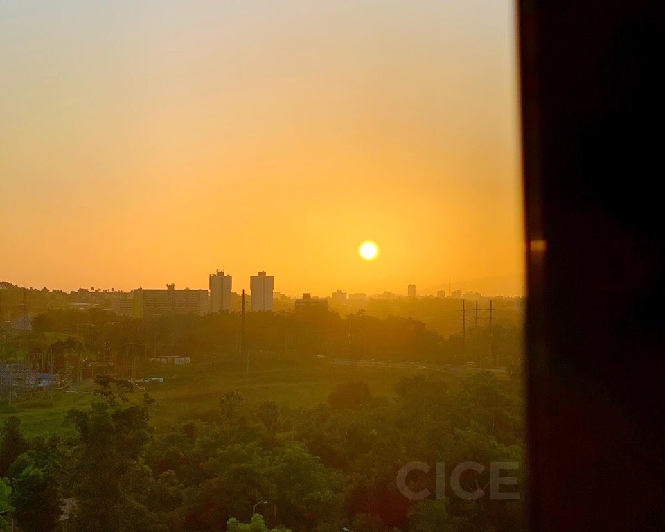 AngelsRadioWeb's tweet photo. Hermoso amanecer en 
Puerto Rico USA 🇵🇷🇺🇸
#ViajaConCabeza ✌️❤️🎼✈️ #AngelsAlquimiaRadioWeb https://t.co/oNyAEddCqR