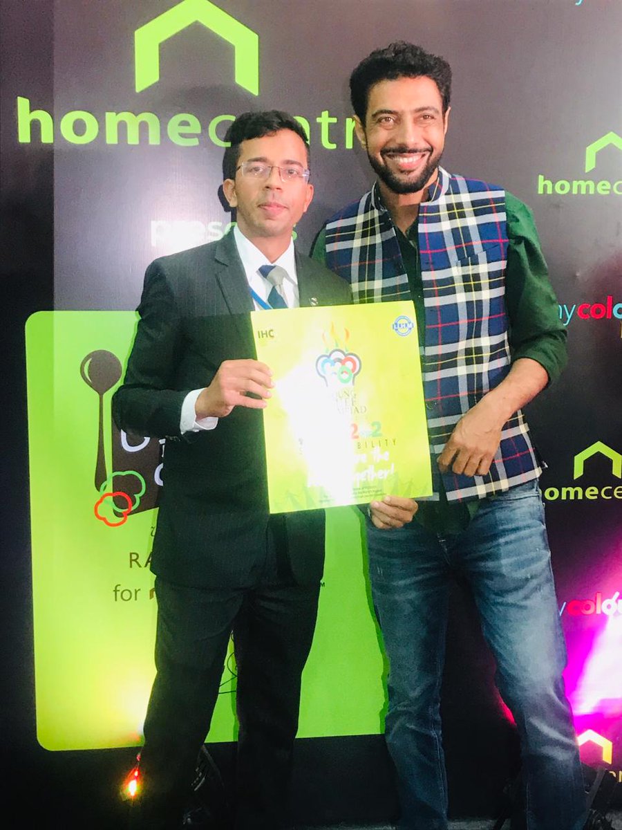 kaush_iki's tweet photo. An amazing eve wid him.....seniors attnding d mastrclss wid d celebrity chef @ranveerbrar 🔥.....#celebritychef #hospitality @IIHMHOTELSCHOOL @AADirIIHMDELHI @subornobose @ranveerbrar https://t.co/6mH9MVGO1C