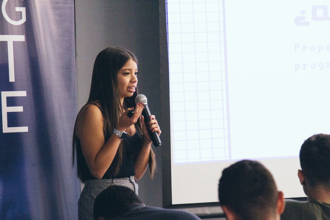 anamariasosam's tweet image. Una foticos de la #NodeWeek 🥰