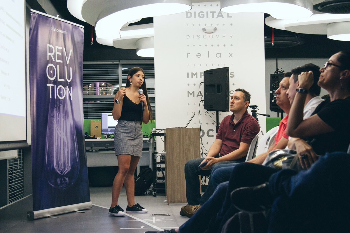 anamariasosam's tweet image. Una foticos de la #NodeWeek 🥰