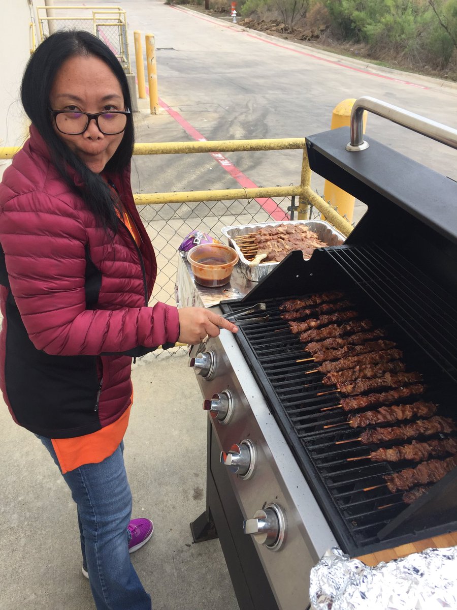 Thank you Jovy for stepping up to the grill.Cashier’s Lunch at # 6550 ⁦<a href="/jreed4401/">Jennifer Reed</a>⁩ ⁦<a href="/LMcmilian/">Liam Mcmilian</a>⁩ ⁦<a href="/lizlalejandro/">LIZ LIMON-ALEJANDRO</a>⁩ ⁦<a href="/RebekahBush/">Rebekah Bush</a>⁩