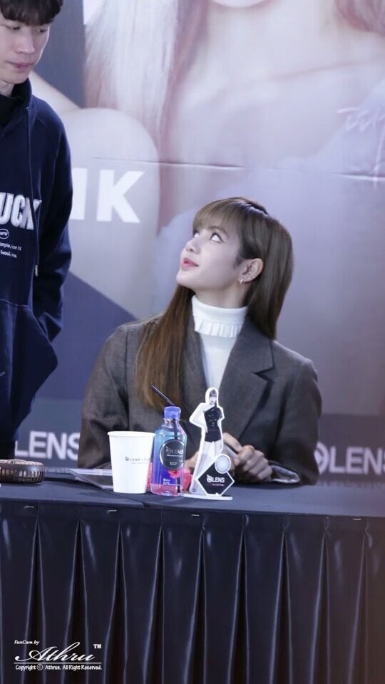 LISA fan account tweet media