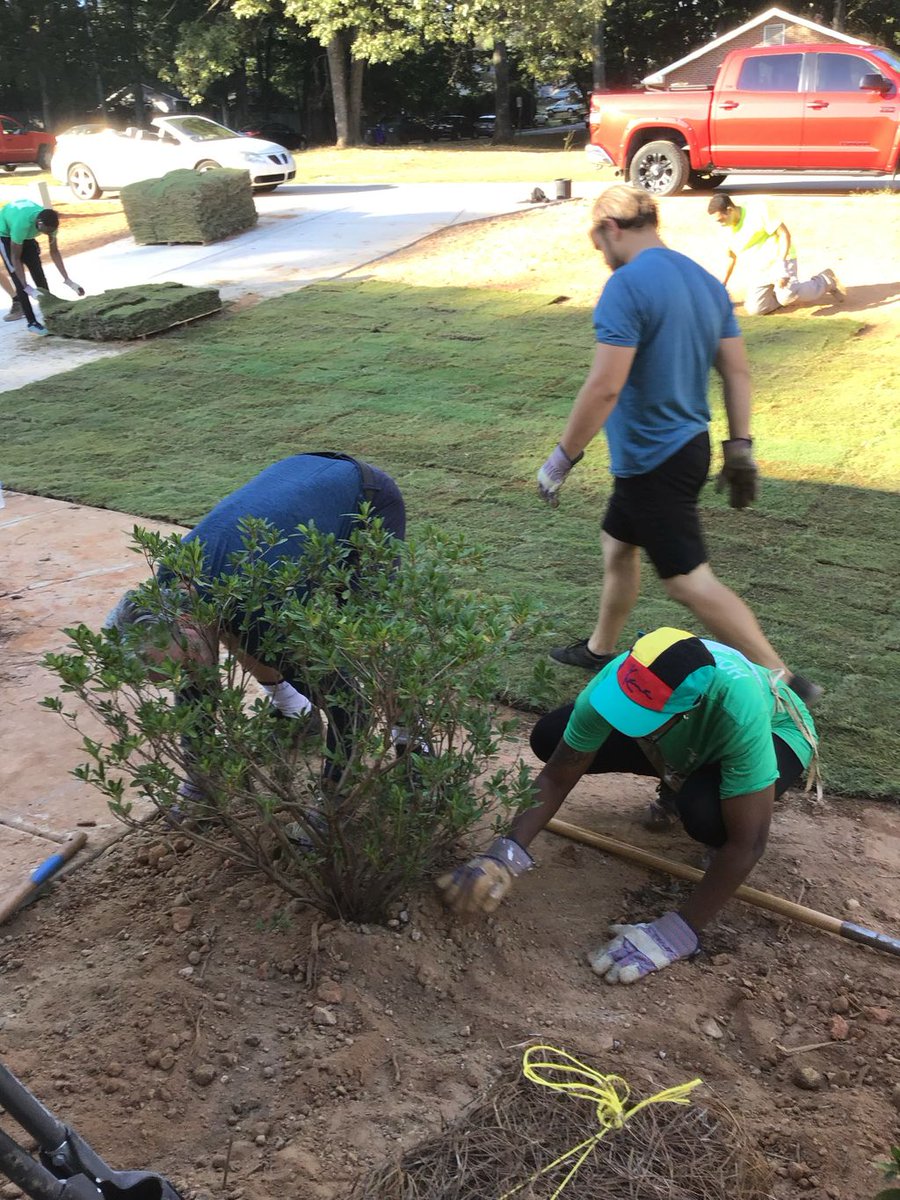 HabitatGwinnett's tweet photo. Perfect morning for landscaping. Thank you to all the community volunteers that came out to landscape Abigails yard. It’s coming along great! 🏡
#GwinnettBuild142
#GwinnettHabitat #Volunteer #Community #KindnessIsASimpleThing #Landscape https://t.co/DpOlH0Mxmg