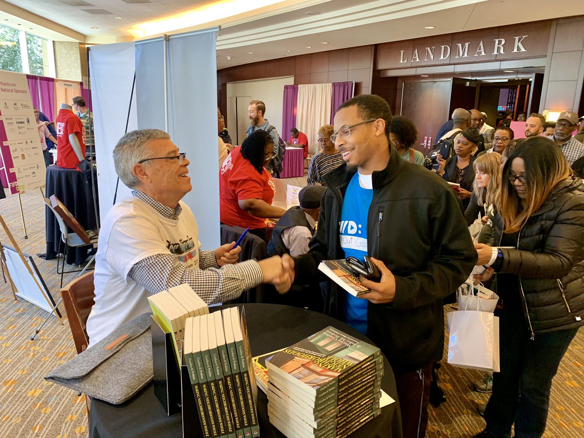 ivpress's tweet photo. These two incredible @iamccda leaders had a long line for book signings this morning at #CCDAdallas! @JohnMPerkins  @Gocoach23 

#Fwdccda https://t.co/zXHPdy65CQ