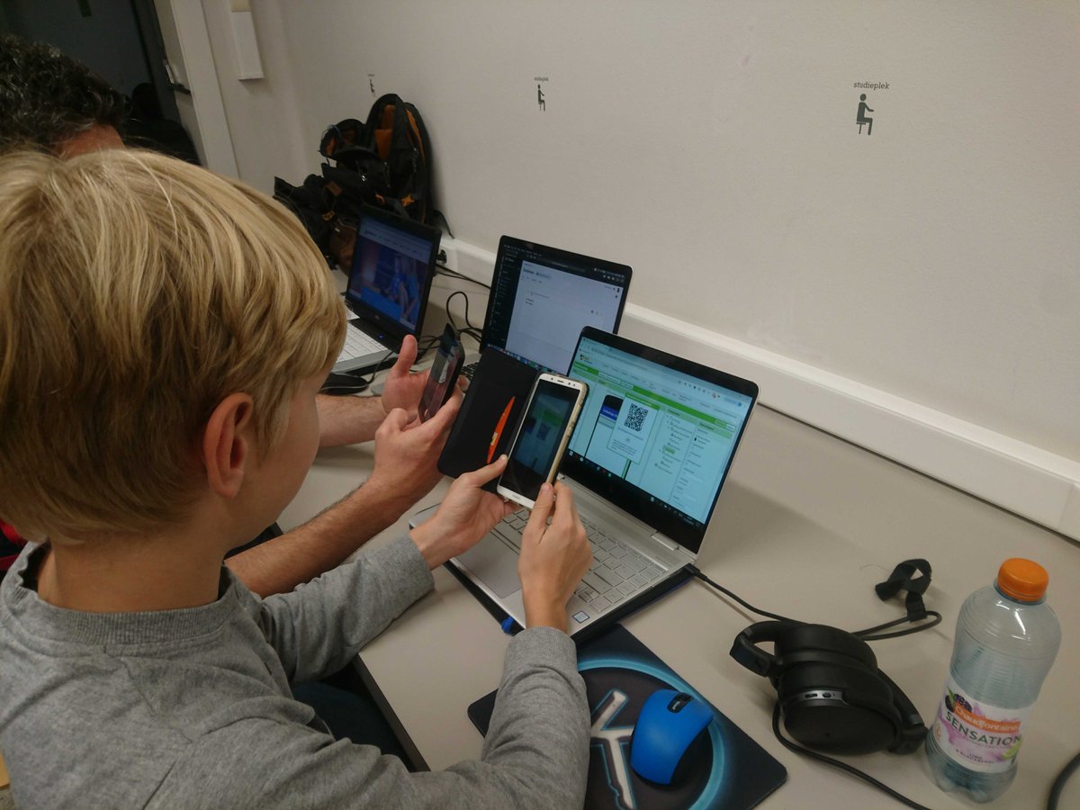 coderdojo1800's tweet image. #AppInventor team in actie.  #AppInventor + 
@Firebase = #CoderDojoChat 😀😃😃 @CoderDojoBe  @BibVilvoorde