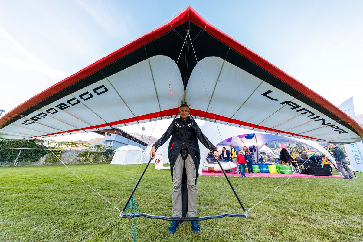 Che emozione provare il deltaplano del campione mondiale <a href="/ChristianCiech/">Christian Ciech</a>! 

Allo #SportTechDistrict @ilfestivalsport la Fondazione Negrelli mette in mostra l’evoluzione della tecnologia e dell’ingegneria nelle varie discipline sportive. 

<a href="/MUSE_Trento/">MUSE_Museum</a>, 10 - 13 ottobre 2019