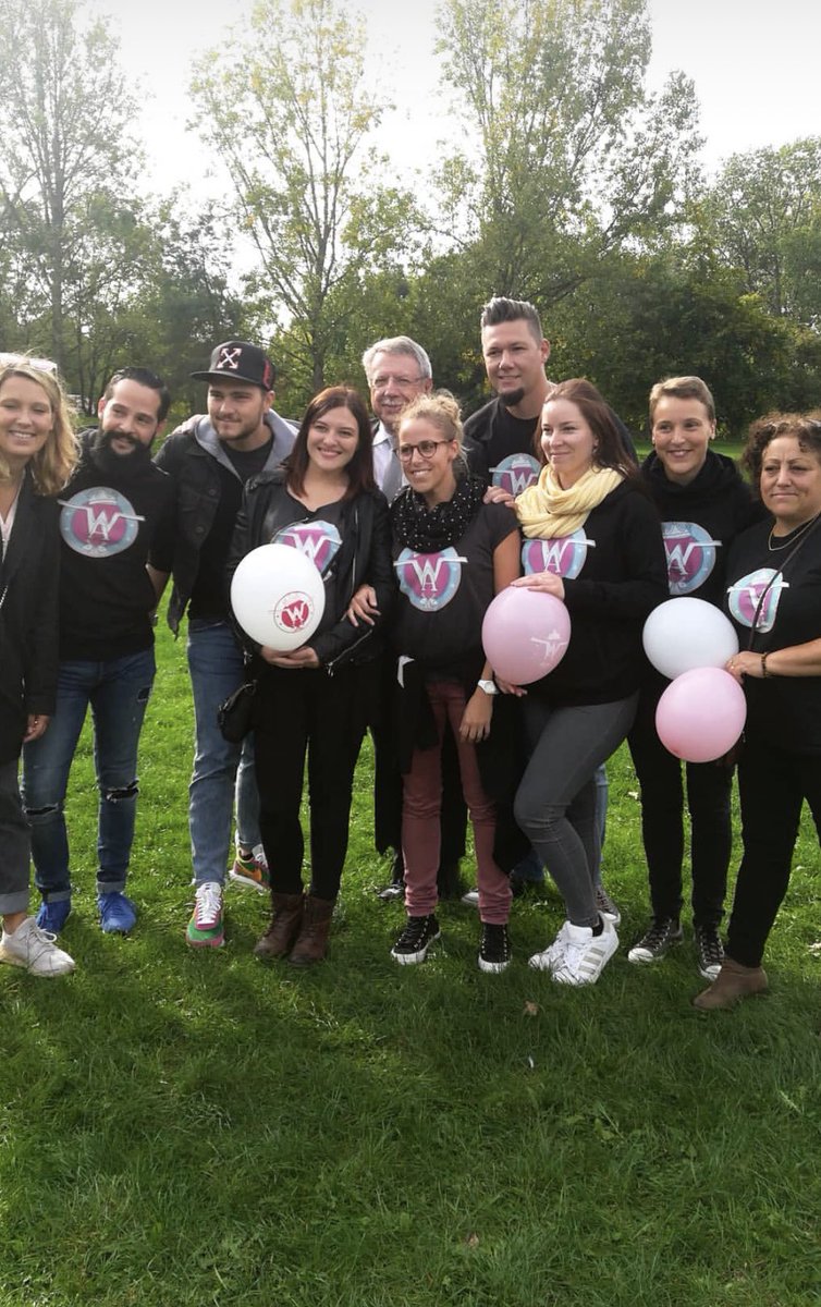 MatosSteeve's tweet photo. Très belle hommage à notre Augustine 💫 aujourd’hui en présence de notre Wonder Parrain @Jeffpanacloc ! Un immense merci à Jeff et à vous #WonderSupporters ! Merci pour votre soutien et votre présence ⭐️

#WonderAugustine
#CancersPédiatriques https://t.co/YCtnyAJOm3