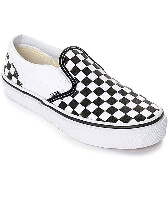  #SIYEON in  @VANS_66’s Slip-On Pro in black & white :  https://www.zumiez.com/vans-slip-on-pro-black-and-white-checkerboard-skate-shoes.html #드림캐쳐  #dcsneakers  #이시연  #시연