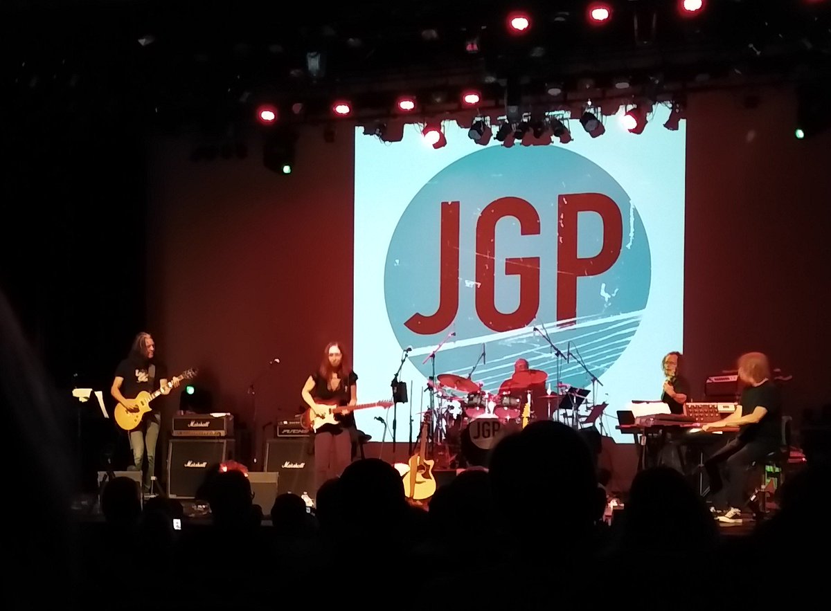 brianzmusic's tweet image. Day 2 of #ProgStock2019 launches with the @janegetter Premonition (with @AlexSkolnick &amp;amp; @RandyMcStine as sidemen!): knotty, ear-stretching metal/fusion 🎆 that certainly woke my butt up on this Saturday morning!