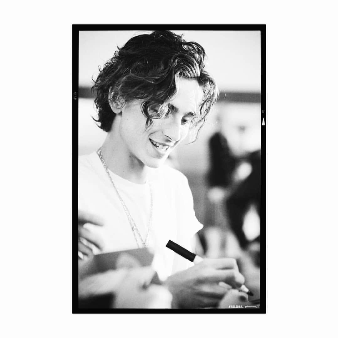 stan_tchalamet's tweet photo. "the light of lights looks on the motive, not the deed. the shadow of shadows looks on the deed alone." . . 📷 edited from @ the summer (pic on Twitter) . .
#tim #timo #timmy #timothée #timothéechalamet #theking #thekingnetflix #thekingmovie #planbproduction #planbentertainment https://t.co/otOtOHMiI3