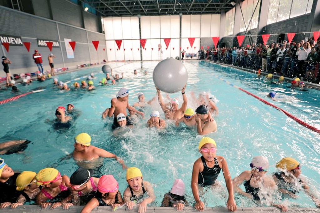 vromog's tweet photo. Hoy con sonrisas y mucho ánimo inauguramos el Programa Acuático Deportivo, #PatitosMH 🏊♀️🏊♂️ en la Alberca #NuevaArgentina
#MHelCorazónDeLaCapital https://t.co/lzc2pMUFyW