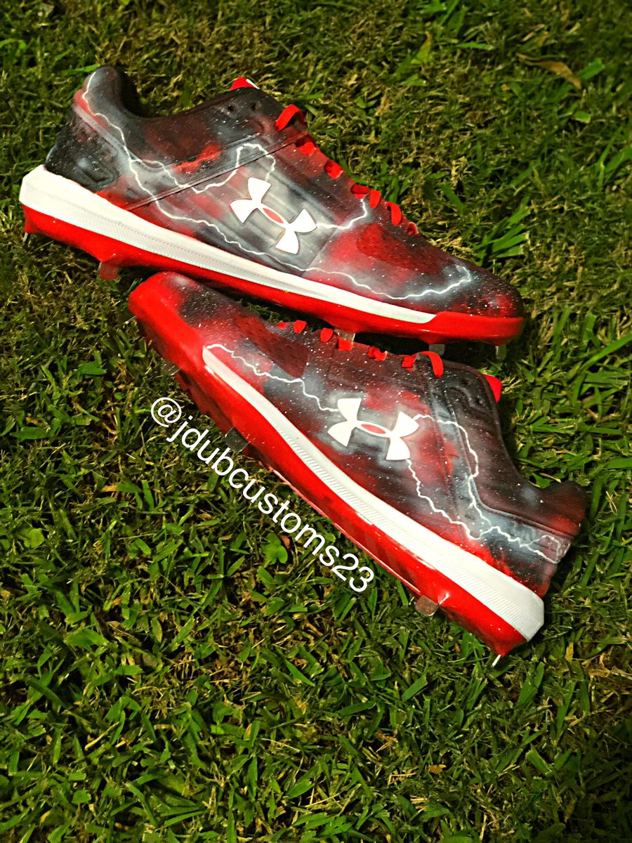 Jdubcustoms23's tweet photo. LU space custom🌩🔴⚫️ DM me for customs‼️ @AngelusDirect @LamarUniversity #Customs #Customshoes #customkicks #shoehead #sneakerhead #shoeart #angulus #anguluspaint #angulusshoes #igkicks #artistsonig #angelusdirect #artistoninstagram #art #jdub #dope #coolshoes #shoesforsale https://t.co/ZoLdmRe7DE