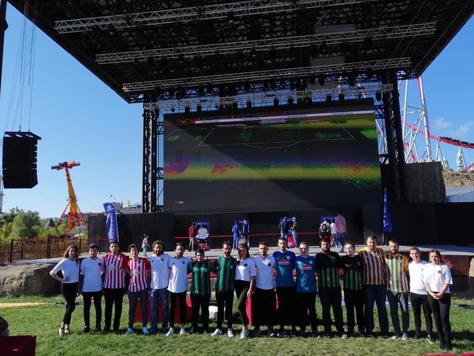 Isfanbul’un ev sahipliği yaptığı TEFL ISFANBUL CUP şampiyonu Sakaryaspor olmuştur. Ev sahipliği için @isfanbul_ ekibine teşekkürler. Ayrıca maç sunumlarıya organizasyona renk katan <a href="/L1ucgenn/">L1 Üçgen</a> ve eğlenceli dakikalar için <a href="/beINSPORTS_TR/">beIN SPORTS Türkiye</a> ekibine de teşekkürlerimizi sunarız.