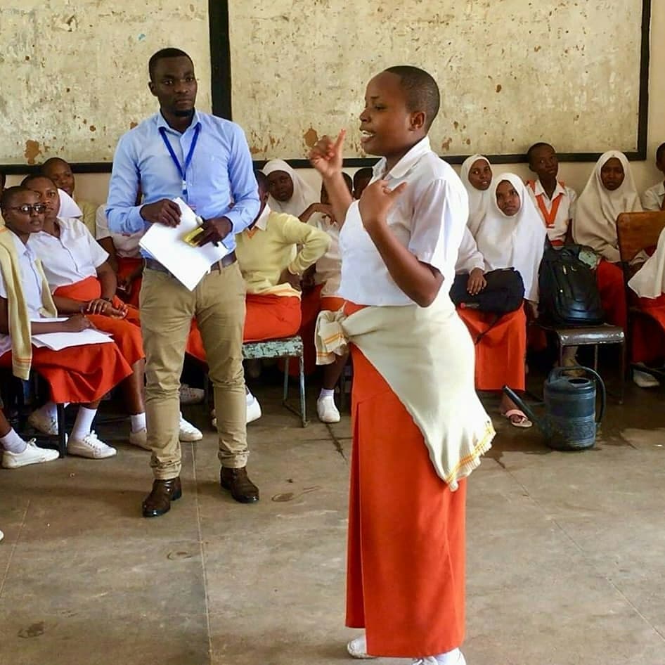 “The delicate balance of mentoring someone is not creating them in your own image, but giving them the opportunity to create themselves.” 
Our tuvuke wote mentoring program...jangwani sec
@Tuvukewoteorg 
@DosaRahma 
@MustaphaBurhani 
#tuvukewote
#nawewepia
#mentoringprogram