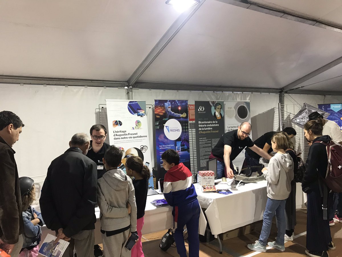 busciencesamu's tweet photo. ... et de pouvoir profiter de quelques stands voisins comme @InstitutFresnel et @LAM_Marseille @univamu #FDS2019 #FDSPACA https://t.co/jRS1KSIStA