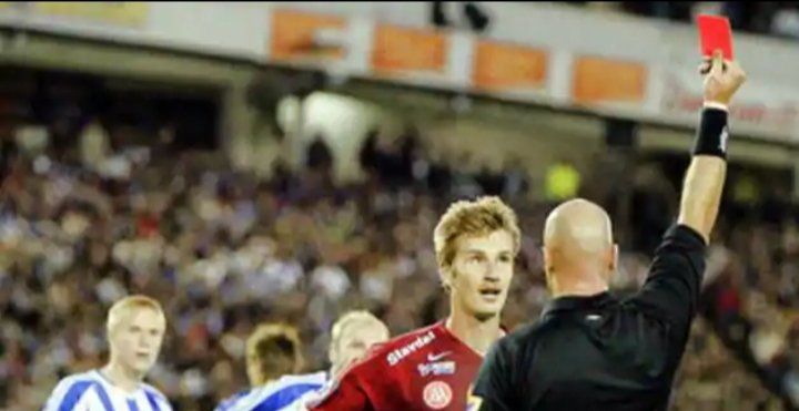 Anna is a stool pigeon tweet media