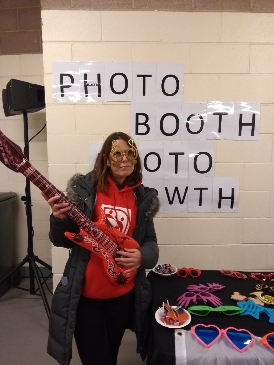 LlamauUK's tweet photo. Don't forget to tweet your photobooth pics and tag #sleepoutdiff! https://t.co/h5mZkllsMg