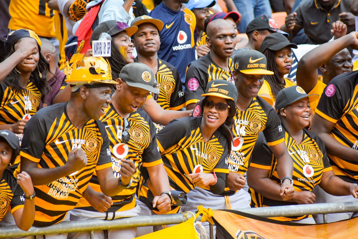 SMSATournament's tweet photo. We have officially reached full time on today's #ShellHelixUltraCup match day activities, shout out to @KaizerChiefs and @Masandawana for dishing out 5-star footie and to the fans for their continued support 🙌 #ThereCanOnlyBeOne https://t.co/qwpVNx71c4