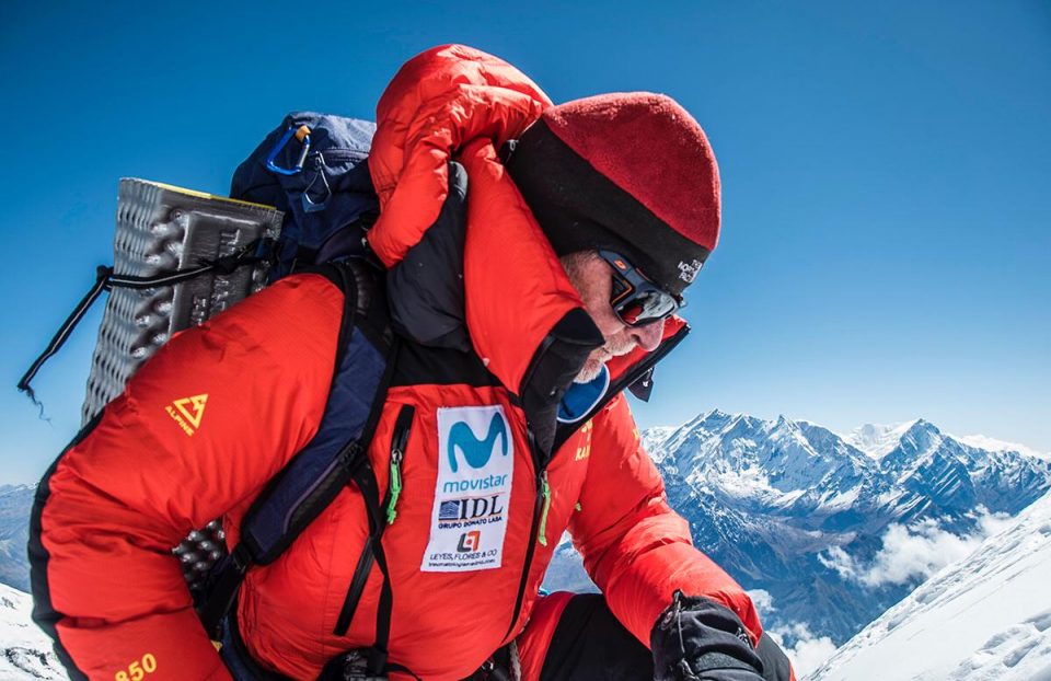 desnivelados's tweet photo. Carlos Soria, de regreso en el campo base #Dhaulagiri «No tenemos sensación de fracaso, simplemente retrasamos el momento de abrazar la cima del Dhaulagiri». https://t.co/Gg2W45Fipu @RetoCarlosSoria #CarlosSoria #80años https://t.co/izOE5Qw23g