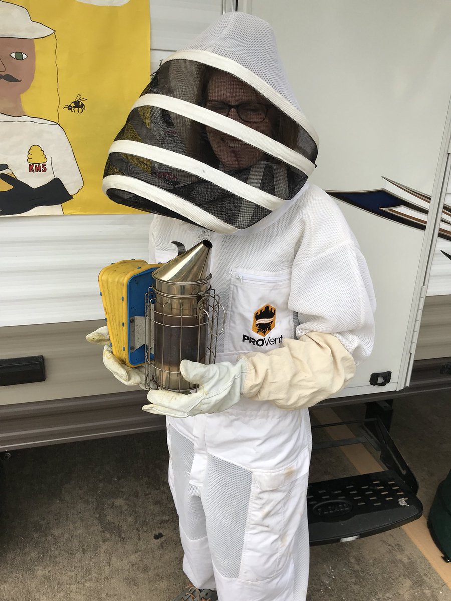 TigerPrairie's tweet photo. These awesome KHS beekeepers did a great job at today’s prairie festival! https://t.co/YQjzo30S7z