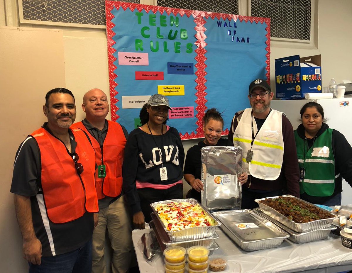 Some good news this morning as containment of the #SaddleridgeFire is up, but high winds & dry weather today remain a major 🔥 threat. We are continuing to serve hot meals to evacuees with our partners @RedCrossLA @LACity as long as needed! #ChefsForCalifornia