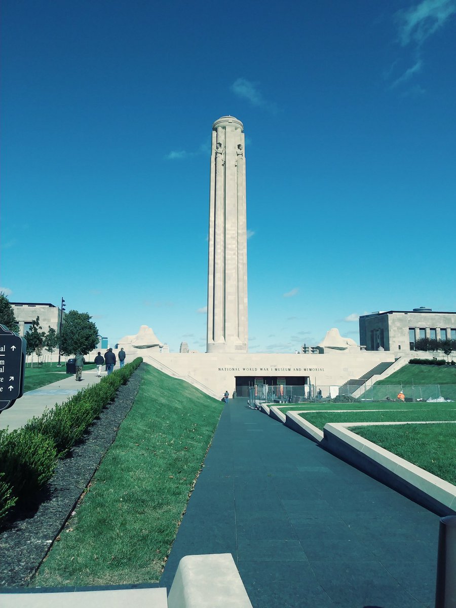gprm2019's tweet image. More from the Kansas City field trip yesterday with @kuubpl and @KUGeog_Atmo at the National WWI Memorial and The Plaza. 📸 by Melissa Fahrenbruch @theAAG