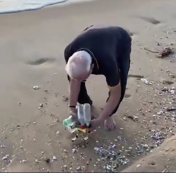 viipsta's tweet image. Modi ji collecting answers which i wrote in exam!!
#educlash