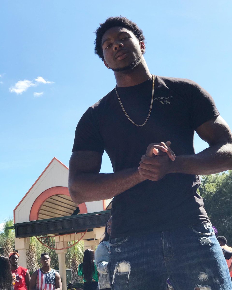 Keep_Tryin_Fam's tweet photo. Look What God Did 🙏🏾|| Took his Time 🕘 With Me🔛🔝🔜 #Famu #SetFridays #Grind #believe #Dream #Achieve 🏁🏴☠️🏁 https://t.co/ePksXXNyy2