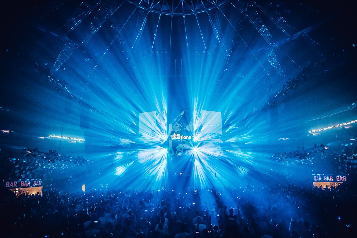 iBluestone's tweet photo. WOW this show is up there with one of the best of my life!! Technical difficulties, no problem... the Tronce must go on 🙌🏻 Thank you all for the incredible energy to the very end! What was your favourite new ID of the night? Much love iB 💙#ABGT350 https://t.co/ZUEGUtxfPi