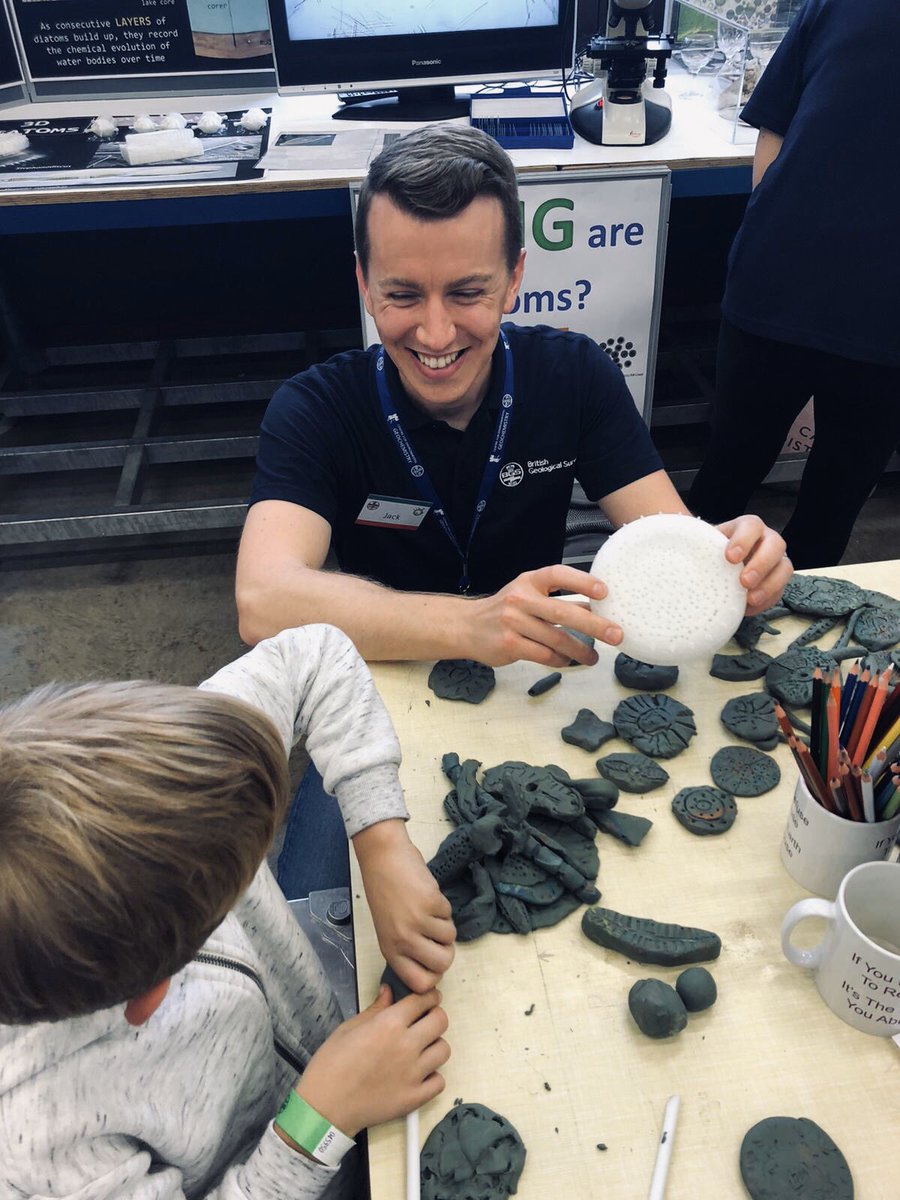 JackHLacey's tweet photo. Had a fantastic time talking science @BritGeoSurvey open day. Great to see so many future geoscientists! Lots of interest in diatoms and isotopes #BGSOpenDay2019 #outreach #3Ddiatoms https://t.co/xBJQJZLbvN