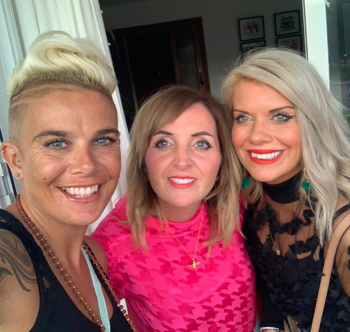 OttilieQ's tweet photo. What a wonderful day. Thank you for coming to visit me Bob & Pedro ❤️ #OQAmigas #mygirls #friends #amigas #OneDayHoliday #love #family #staycation #vacaciones #Mallorca https://t.co/j88n7HxdYP