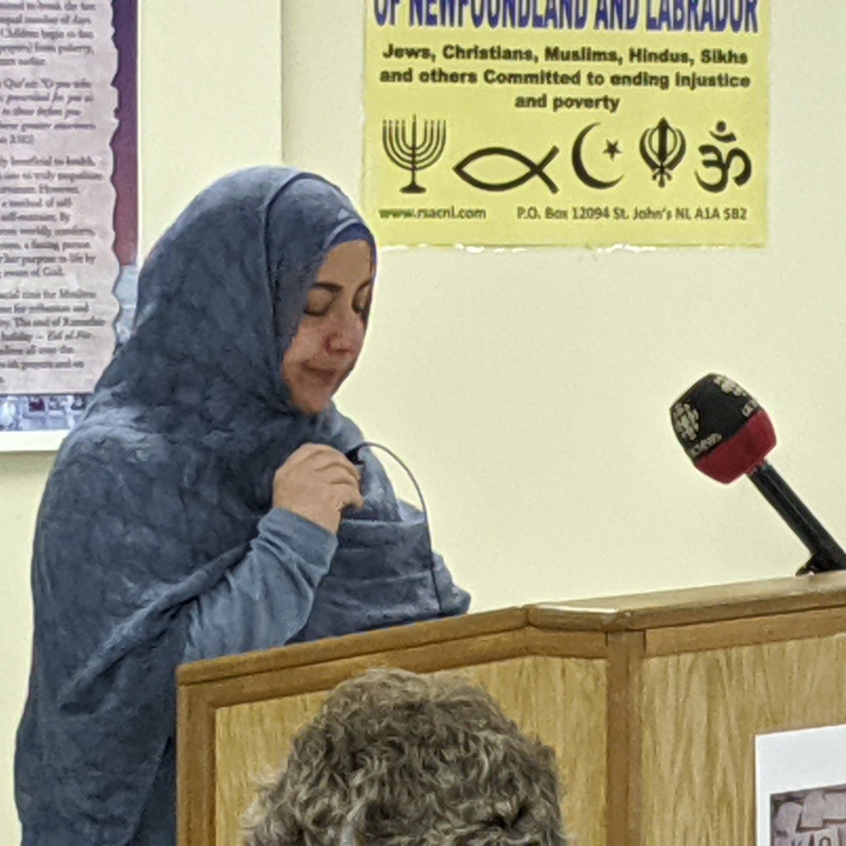 Michaelmas709's tweet photo. Dr. Ayse Akinturk introduces the issue of Islamophobia at #openhousenl @NLRSAC @AnglicanEastNL #elxn43 #sje #sjsmp https://t.co/WZ7DXeKRVf
