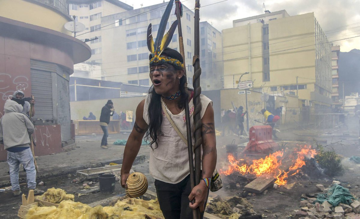 Lo que vemos hoy en #Ecuador es el ejemplo de la #ResistenciaIndígena que sucedió hace mucho!

Gracias al pueblo índigena, por ser la cara de esa resistencia ante las imposiciones del exterior que tratan de arrebatarnos tierras y riquezas!!

#EcuadorEnResistencia