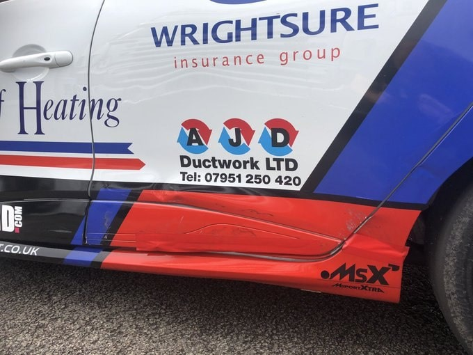 MsportXtra's tweet photo. @UKClioCup @MaxCoatesRacing @JackYoungRacing @brettlidsey @JColburn21 @Brands_Hatch A special mention to our promotional partner @jamiebond_56 , who didn't do all the rounds but made a huge impression. ;) #UKClioCup #MsportXtra https://t.co/pyxDFxczI5