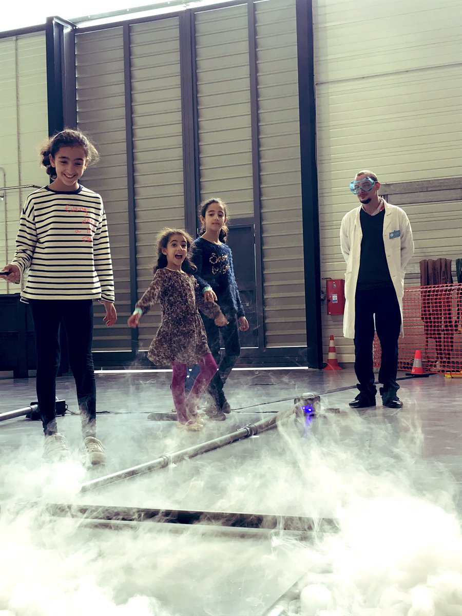 b_leforestier's tweet photo. . @RICE_Energy #FamilyDay Joie des enfants de découvrir le travail de maman ou de papa et fierté des collaborateurs de présenter leurs laboratoires et leurs métiers . #convivialite #famille #jeux #gouter https://t.co/0Yy0TLtv8G