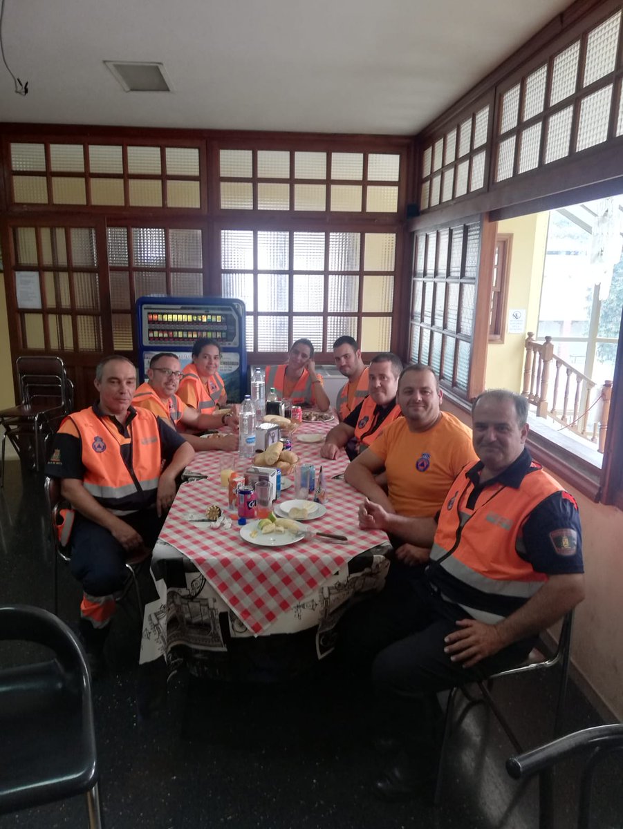PcVallesecoGC's tweet photo. En el día de hoy efectivos de @PcVallesecoGC colaboraron con los compañeros de #PCMoya en la prueba deportiva de la XV Subida de Moya. https://t.co/HCWh1ffgOz