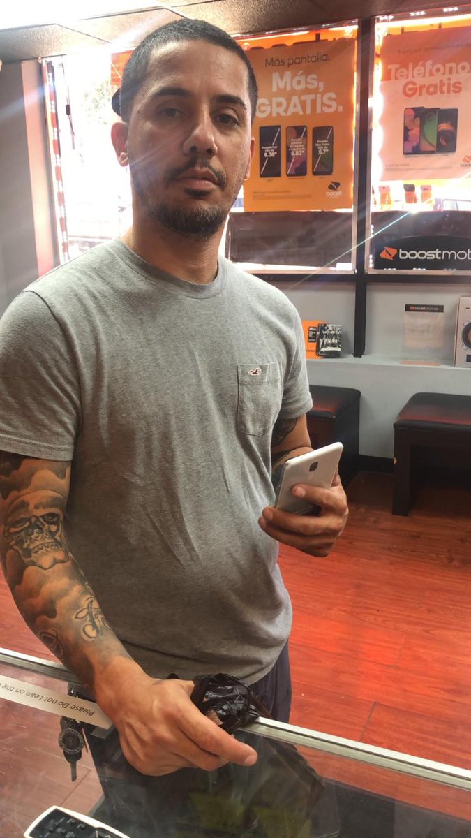 Crystal_C_W's tweet photo. We are still going at it, Port in Customer coming for the best deals Boost has to Offer! #Boostmobile #CrystalClearWireless https://t.co/gNNLH8AHBf