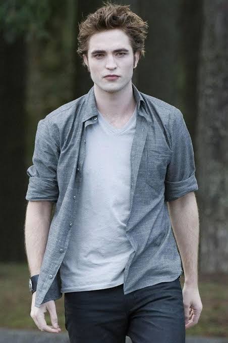 Kai as Edward Cullen-heartthrob-appears aloof initially