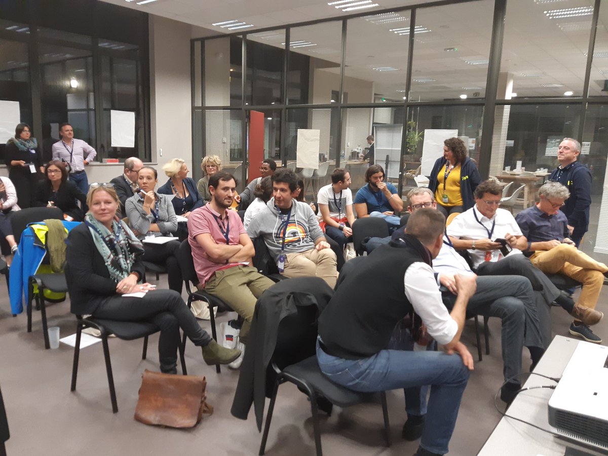 RASCO76's tweet photo. #swed2019 @CANSeine #starupweekend dieppe. A mi parcours des 54h00 de ce premier startup week-end dieppe .des équipes motivées. Des coachs bienveillants . Et une équipe organisation au top. La Deuxième nuit de travail approche. https://t.co/lTRFbV2KIs