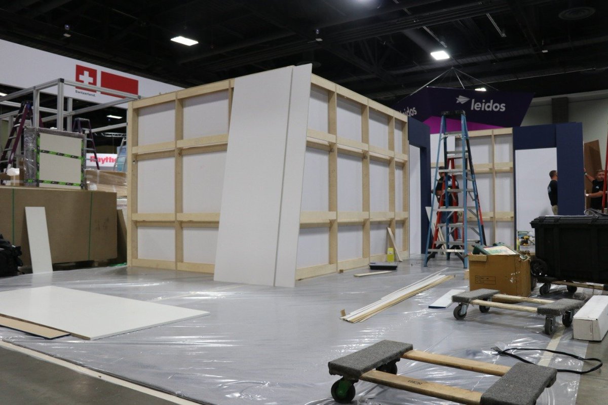 xsworldwide's tweet photo. 30,000+ attendees, over 700+ exhibitors - @ausaorg 2019 is one of the biggest defense shows in the US. Team XS has been busy setting up yet another pioneering booth design for the @DeptofDefense. 

#AUSA #AUSA2019 #USDOD #DepartmentOfDefense #WBgroup #WBAmerica https://t.co/FuOPy8pzrJ
