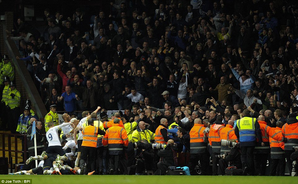 19 Aston Villa 1-2 Spurs This is where it all began, Villa Park. Chaos, Limbs, Pure Adrenaline. You all remember exactly what you were doing as  @HKane bended that 90th minute free-kick winner in.  #COYS