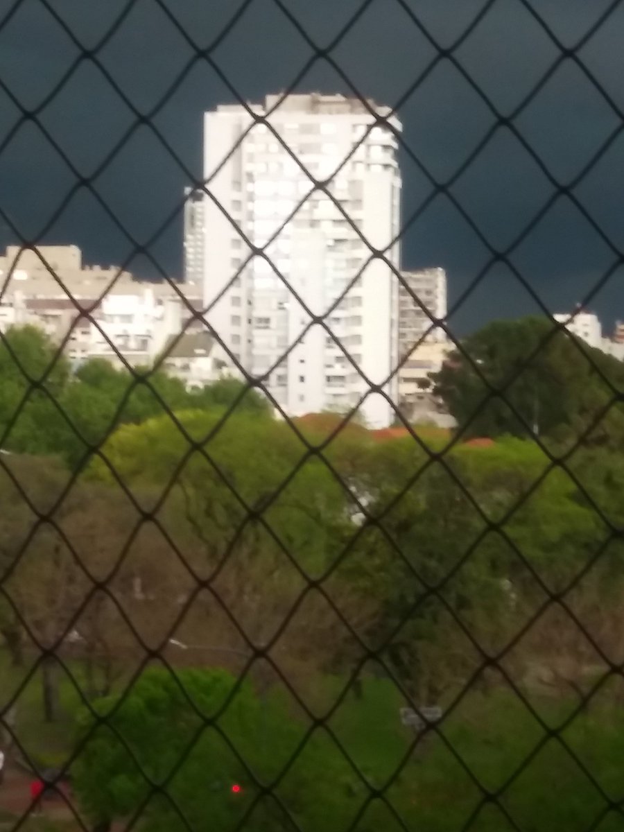 Labing02's tweet image. Mediodía desde casa