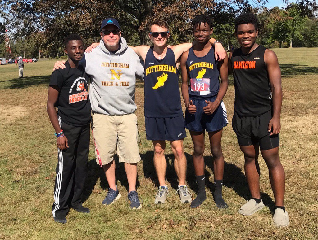 Nice runs today in the Fall Classic at Thompson Park. Post race pic with our friends from West. Go Stars! Go Hornets!