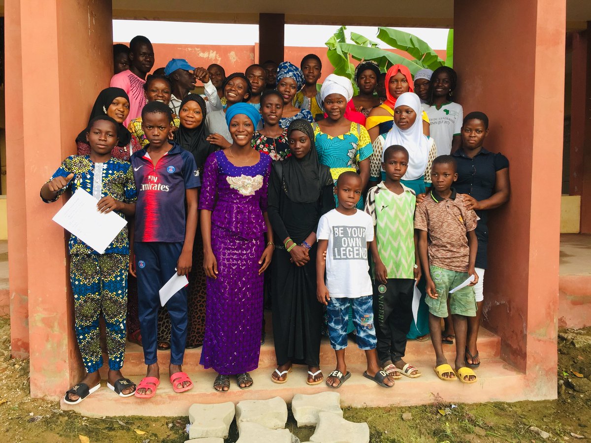 OuneiT's tweet photo. Les jeunes engagés de la commune de Kandi à l'occasion de la #JIFi2019 ont organisés ce samedi 12/10/19 au CEG2 Kandi une conférence sur l'autonomisation de la femme et les violences basées sur le genre.Vive la #JIFi
@AtmanBOUBA @osseni_issa @Lavie530
#RFAY
#BWAA https://t.co/r6ejYR163E