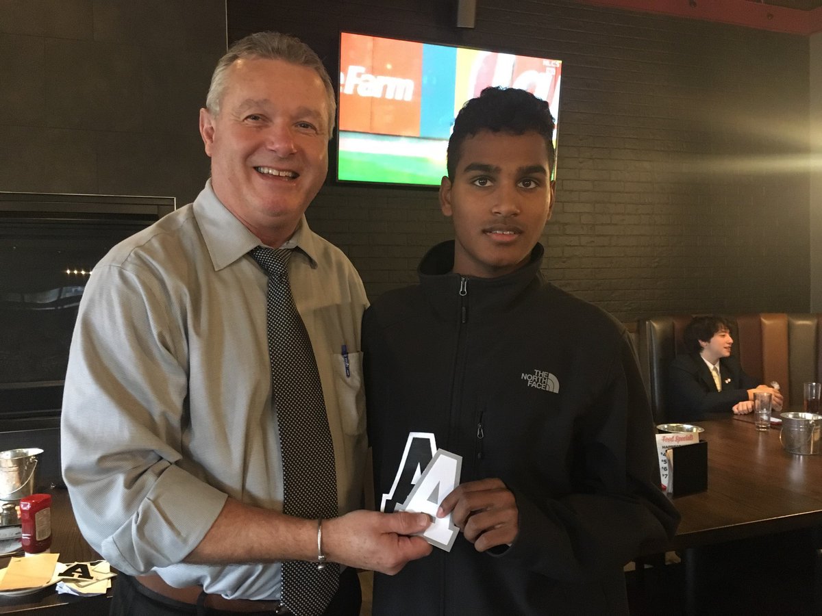 MidgetJets's tweet image. The @MidgetJets are happy to announce their leadership group for the 2019-2020 season. 
©️: @JordanSi08 
🅰️: #9Gounder, #10Jang 

#WheelsUp🛫