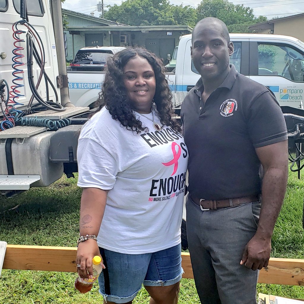 FD_AmericanGen's tweet photo. We need to #StandTogetherForAmerica and support policies that keep communities safe , strong and prosperous because that's how #LeadRight for a better future.
#KeepAmericaGreat https://t.co/86avtKaVWD