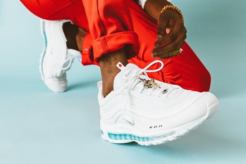 StreetFashion01's tweet photo. Nike releases the “Jesus Shoe” which has Holy Water from the River Jordan inside the Sole!🔍 https://t.co/XTI7zVbj3A