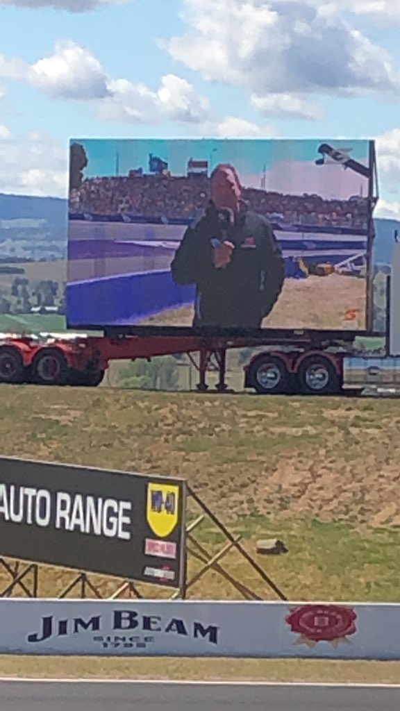 _actiondad's tweet image. With all the tech at their disposal the trackside video/audio has been badly out of sync all weekend yay #vasc #slowclap #bathurst1000