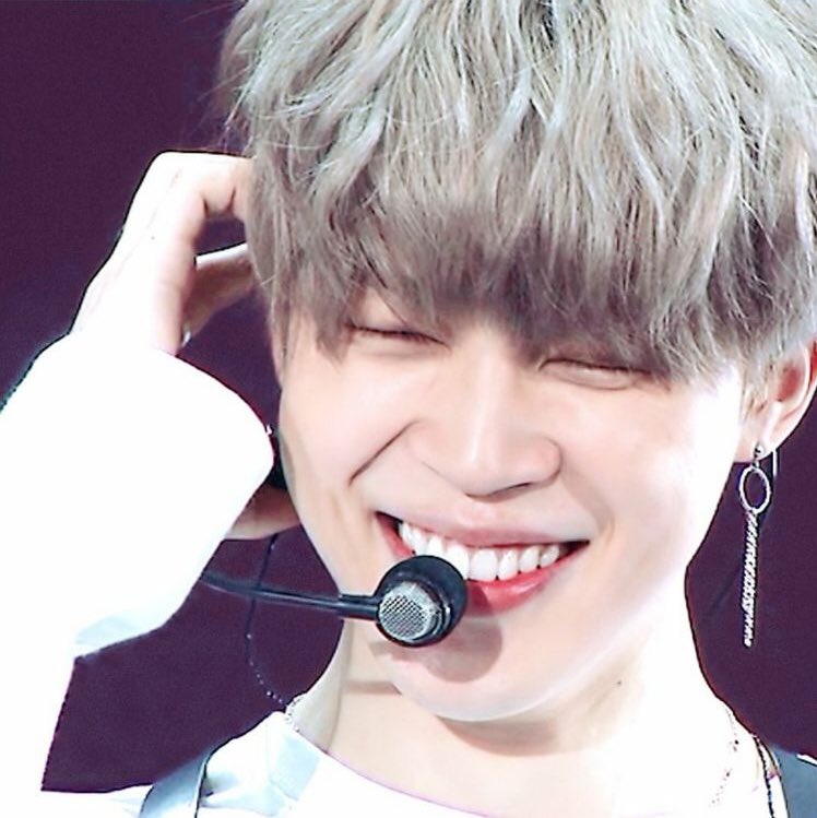 umhiri's tweet photo. Thanks Jimin, thanks that you've always been with us and in my heart. Thanks for you and your songs and your band. Happy birthday Jimin Park, good 25 years! 
I love you💕💕💕💕💕
@BTS_twt #HappyBirthdayJimin https://t.co/u9D1rcrkZc