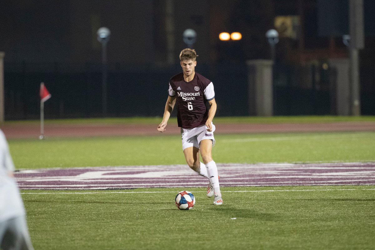 MoStateMSOC's tweet photo. 🚨🚨Senior Day Sunday 🚨🚨

Come out to Allison South tomorrow afternoon for our match against Drake at 1:00 and celebrate our four seniors: @MattBentley8 @BagsmanJones @stroudy_6 @stuwilkin 

....And you can also watch the only Division-I team with a perfect record 😏 #MSUBears https://t.co/PPM5iuHwYw